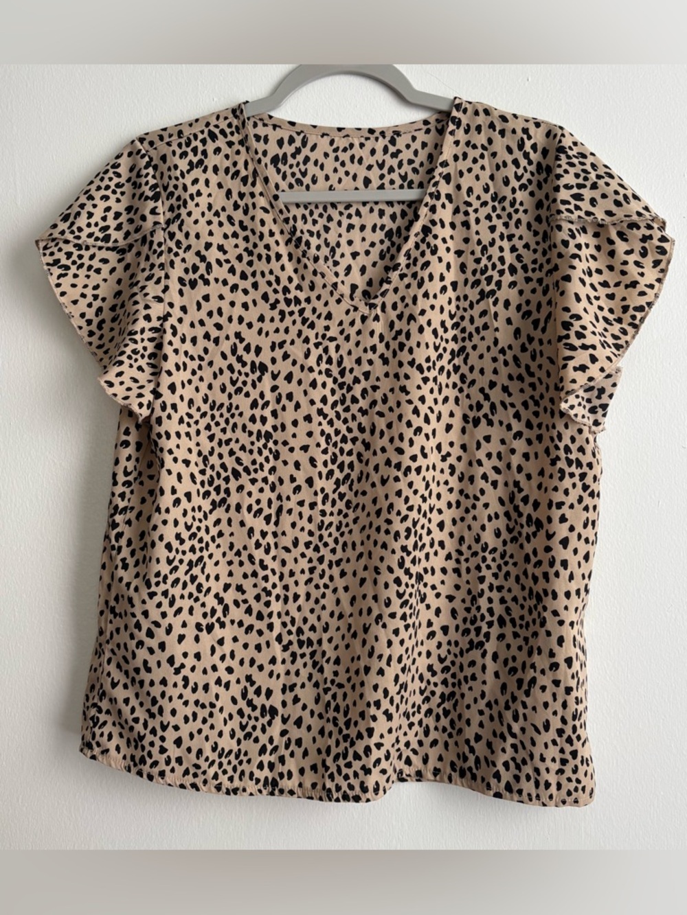 SHEIN Beige Leopard Print V-Neck Flutter Sleeve Top